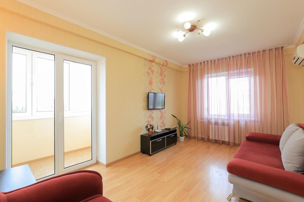 Apartment On Obolonskiy Prospect 12 Киев Екстериор снимка