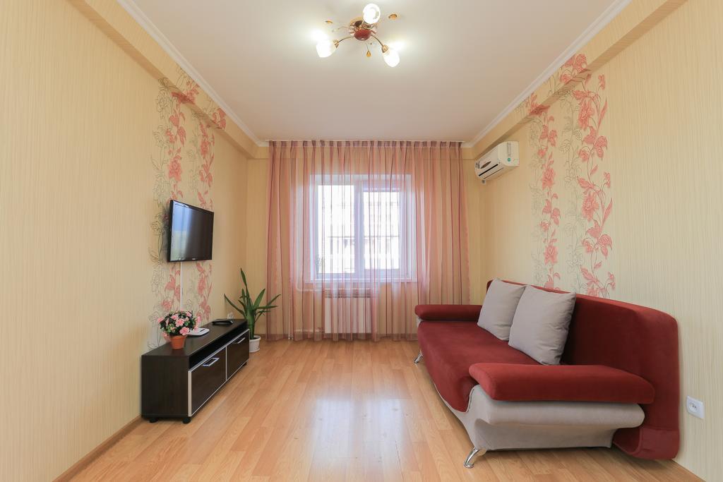 Apartment On Obolonskiy Prospect 12 Киев Екстериор снимка