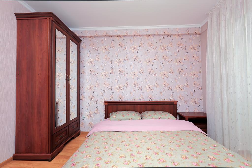 Apartment On Obolonskiy Prospect 12 Киев Екстериор снимка
