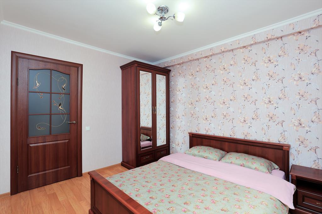 Apartment On Obolonskiy Prospect 12 Киев Екстериор снимка